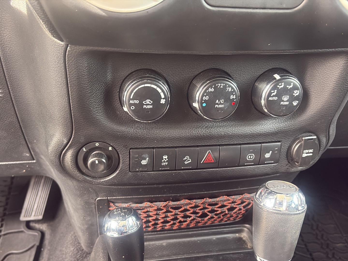 2012 Jeep Wrangler Unlimited Sahara