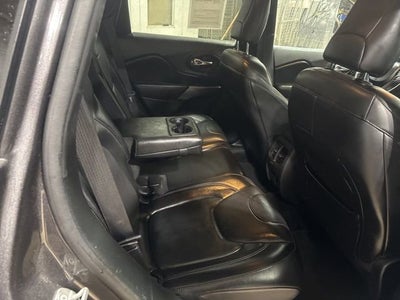 2019 Jeep Cherokee Overland