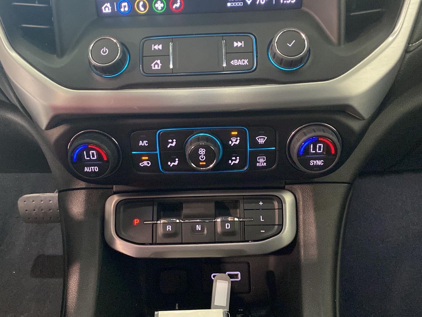 2022 GMC Acadia SLE