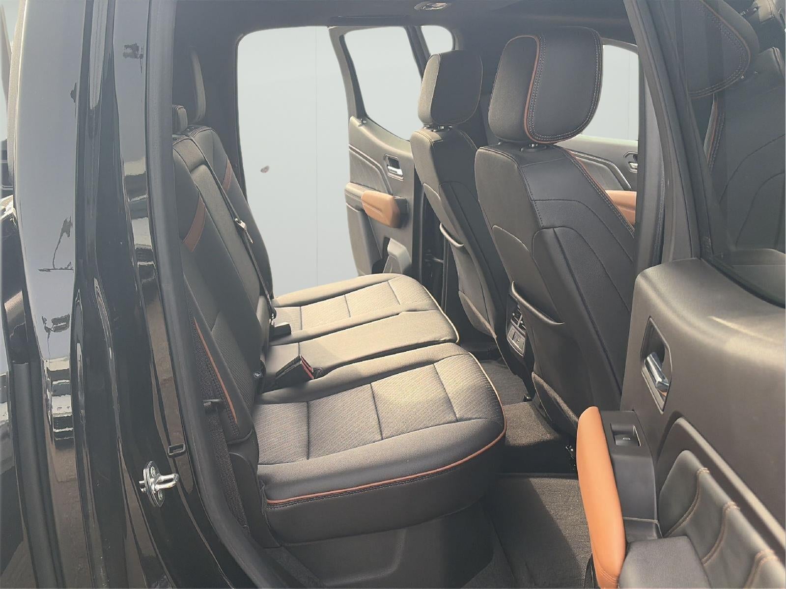 2023 GMC Canyon 4WD AT4