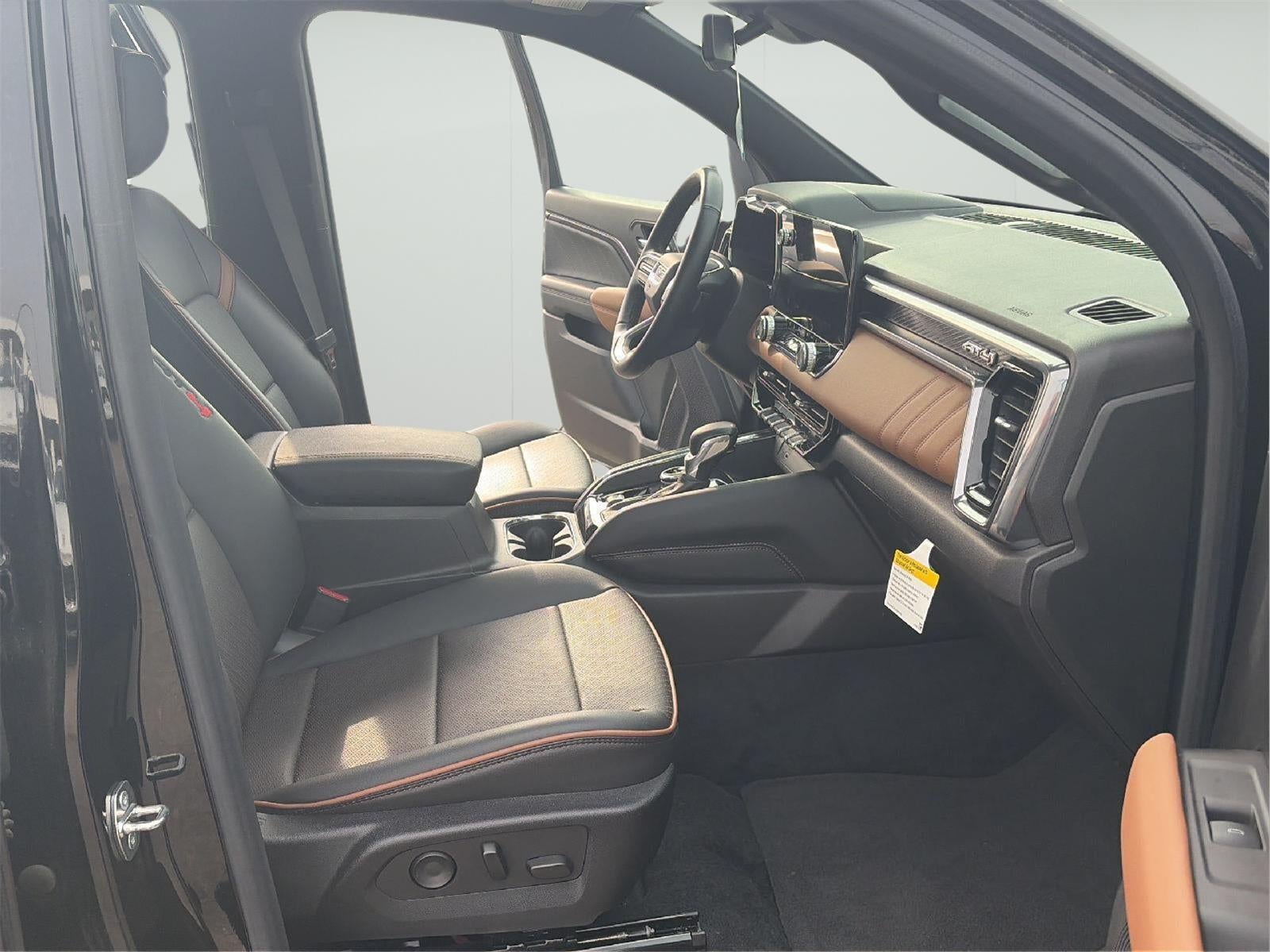 2023 GMC Canyon 4WD AT4