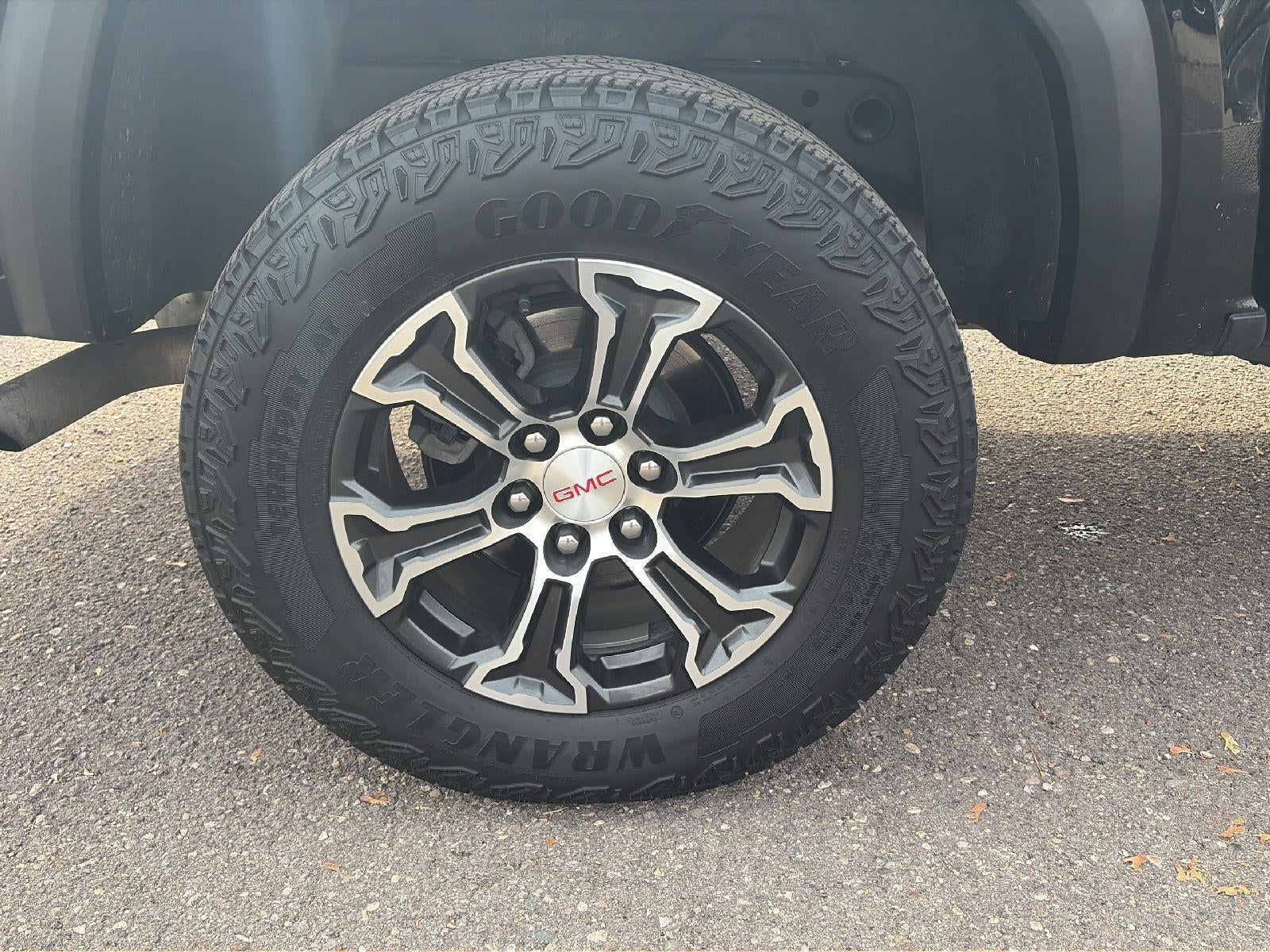 2023 GMC Canyon 4WD AT4