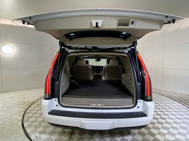 2018 Cadillac Escalade Luxury