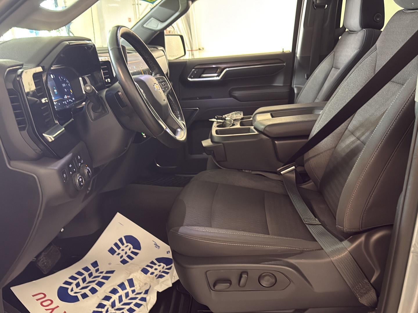2023 Chevrolet Silverado 1500 LT (2FL)