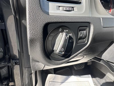 2017 Volkswagen Golf SportWagen S