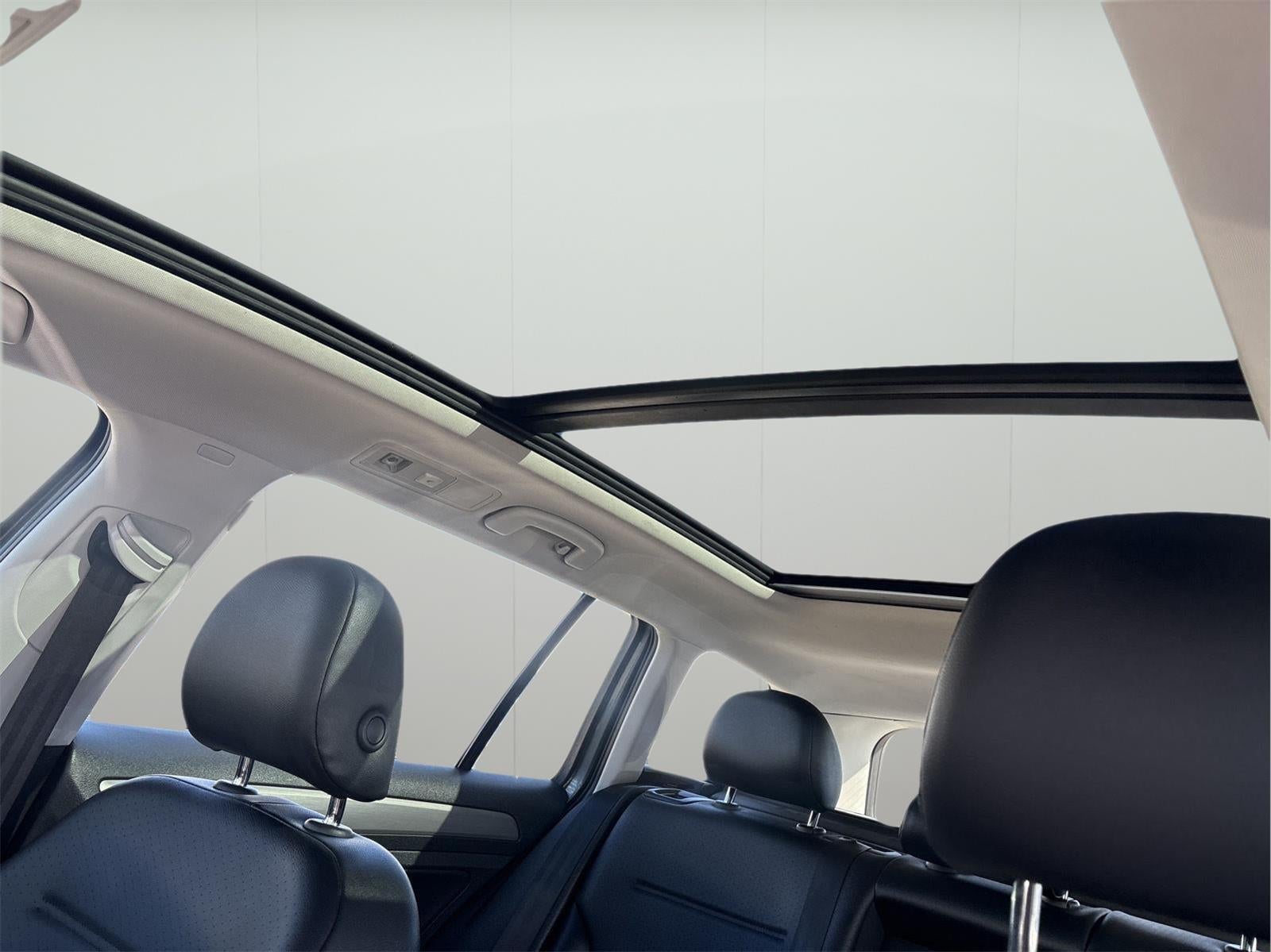 2017 Volkswagen Golf SportWagen S