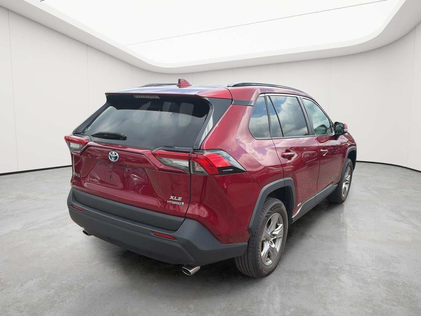2022 Toyota RAV4 Hybrid XLE