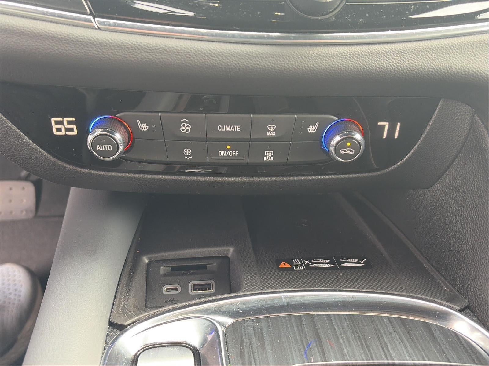 2024 Buick Enclave Essence