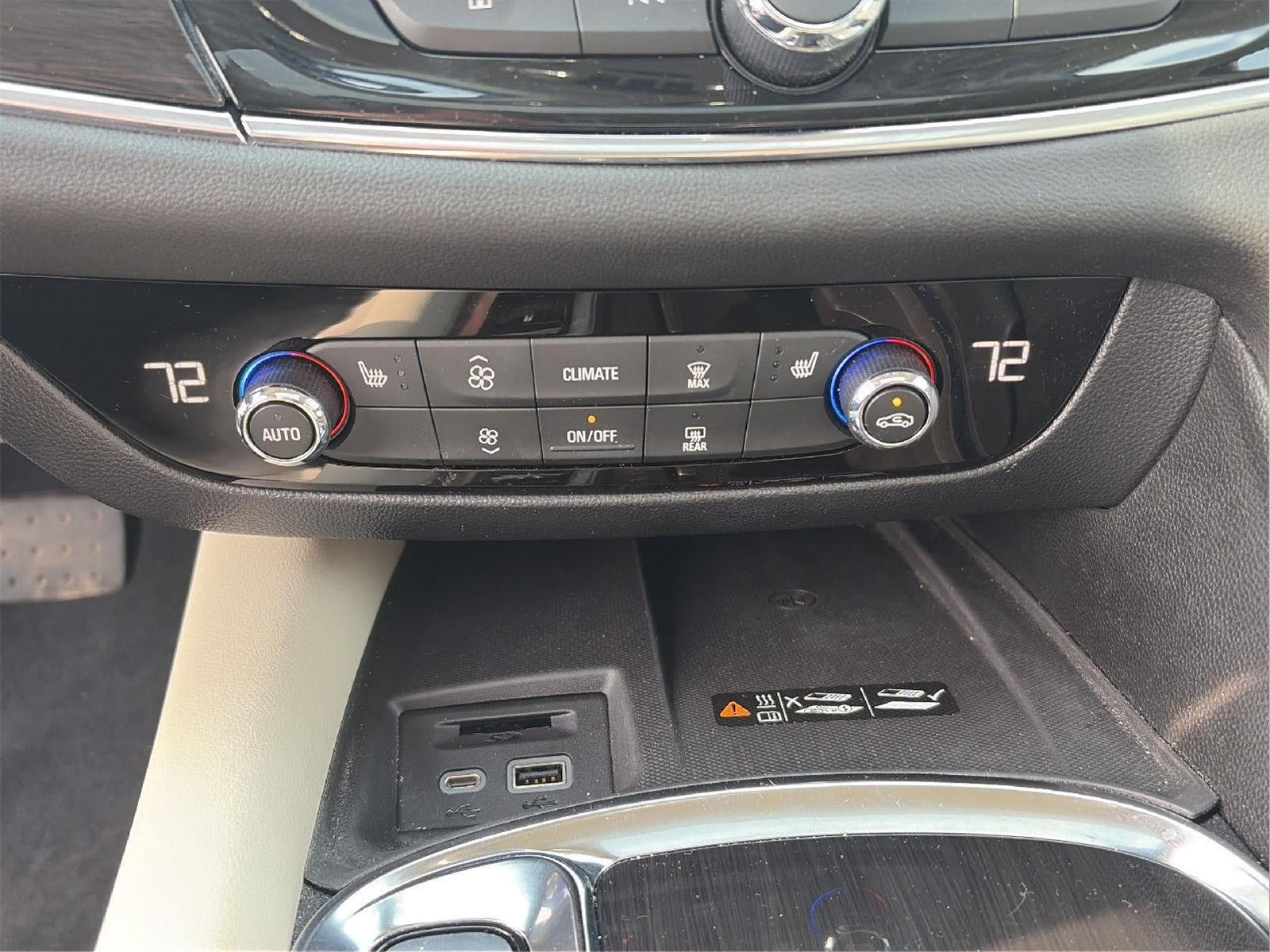 2024 Buick Enclave Essence
