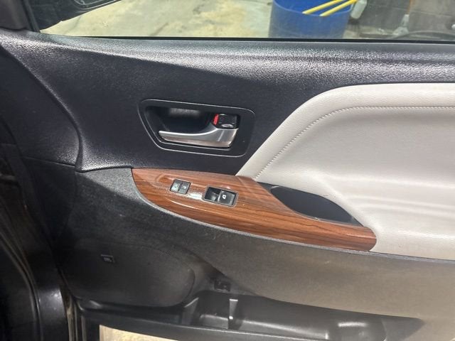 2018 Toyota Sienna XLE