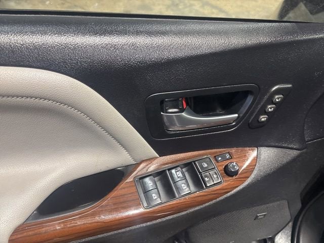 2018 Toyota Sienna XLE