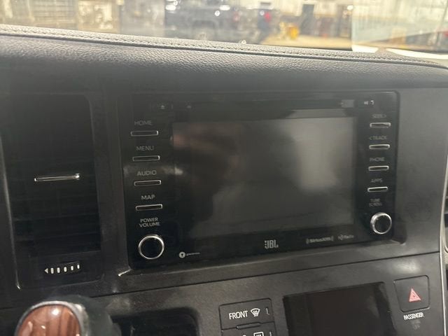 2018 Toyota Sienna XLE