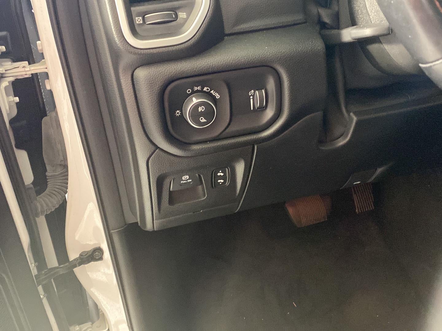 2021 RAM 1500 Big Horn Crew Cab 4x4 5'7" Box