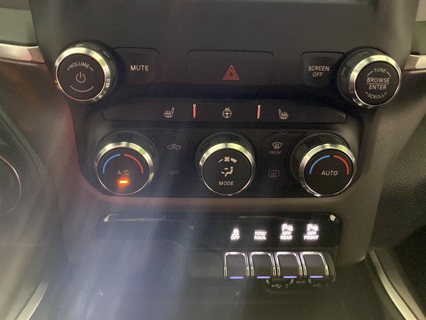 2021 RAM 1500 Big Horn Crew Cab 4x4 5'7" Box