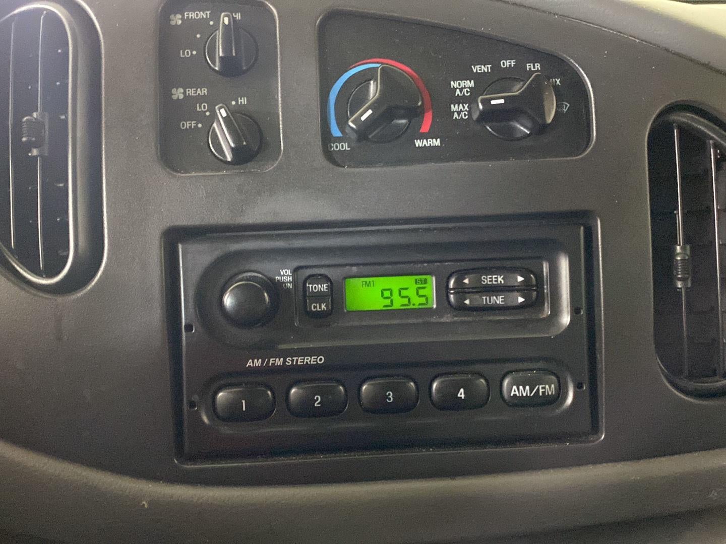 2006 Ford Econoline Wagon XL