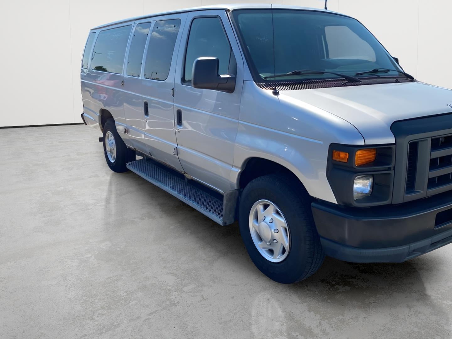 2011 Ford Econoline Wagon XL