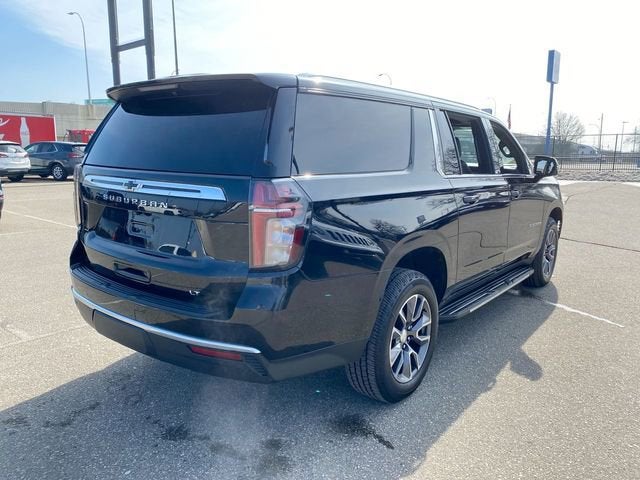 2023 Chevrolet Suburban LT