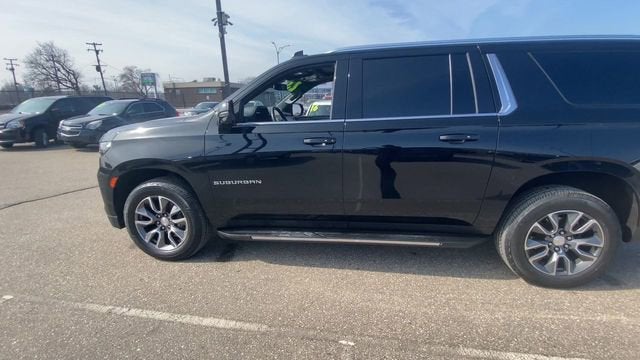 2023 Chevrolet Suburban LT