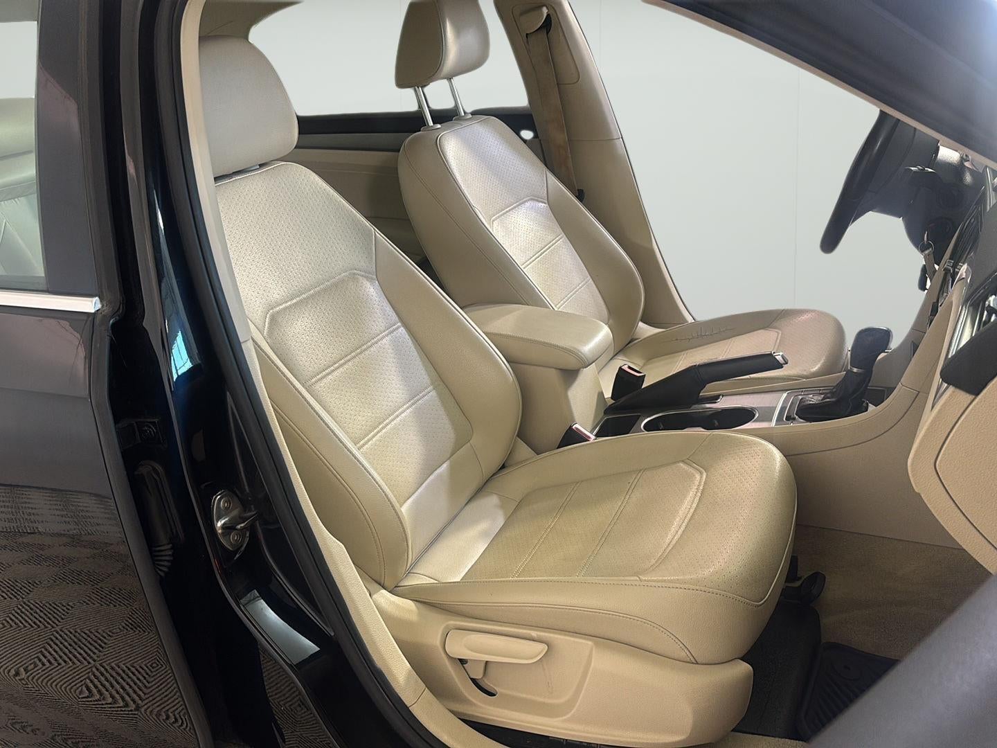 2014 Volkswagen Passat 2.5L SE