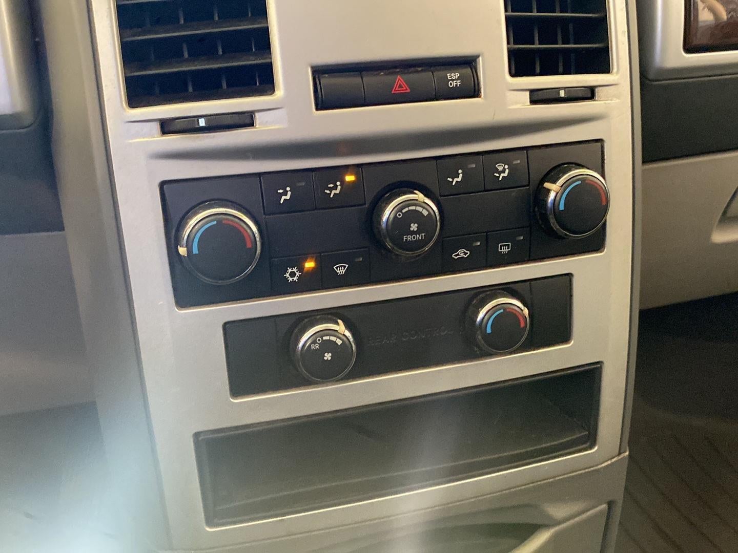 2010 Chrysler Town & Country Touring