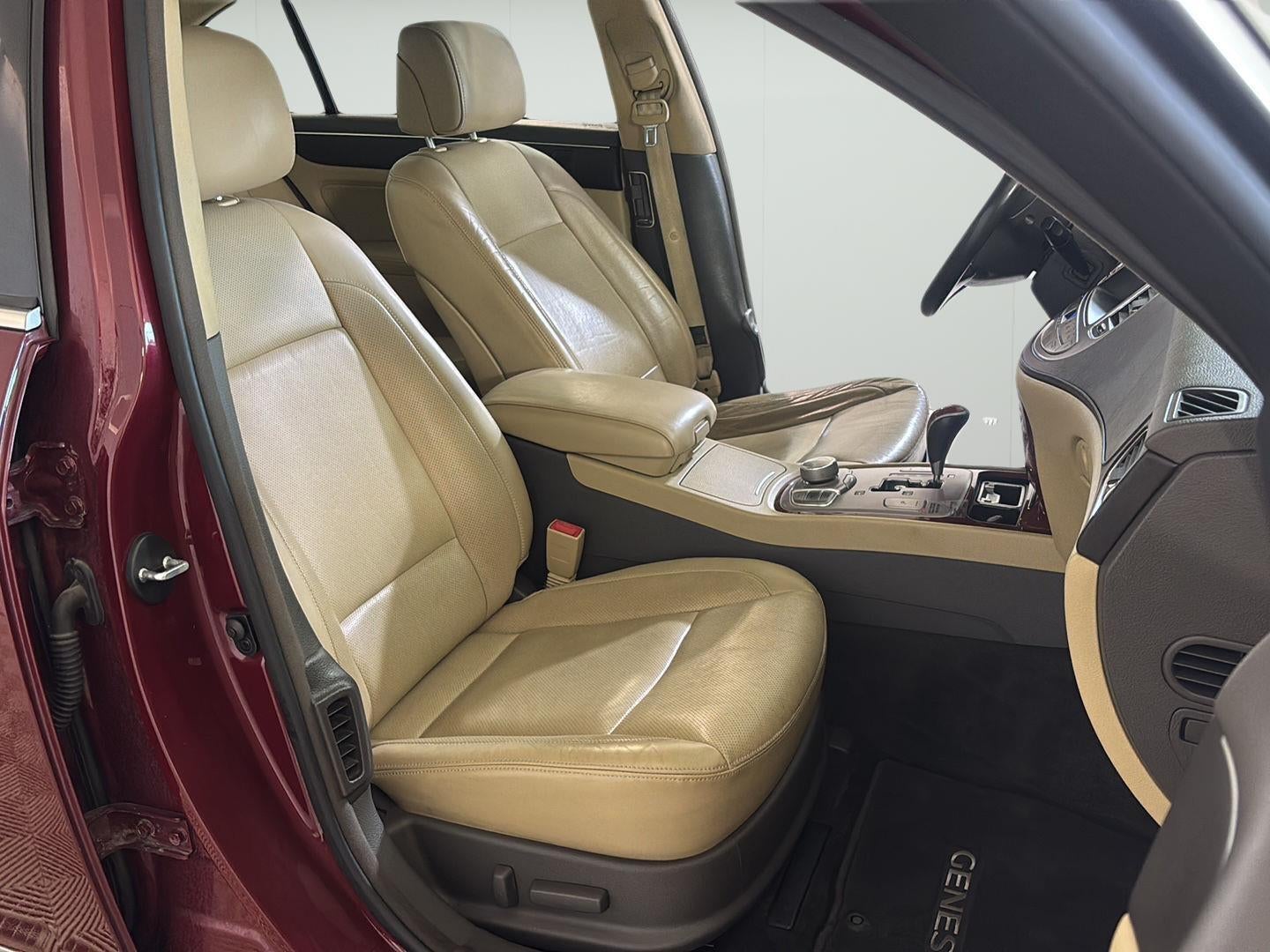 2012 Hyundai Genesis 4.6