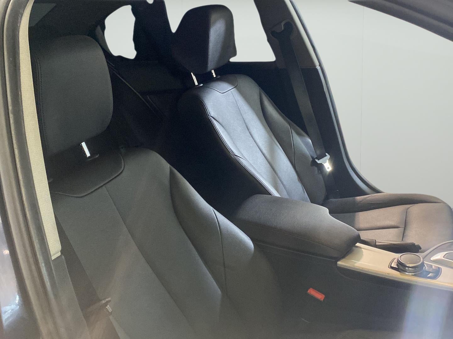 2017 BMW 3 Series 320i xDrive