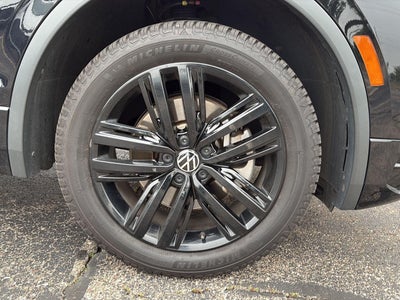 2022 Volkswagen Tiguan SE R-Line Black