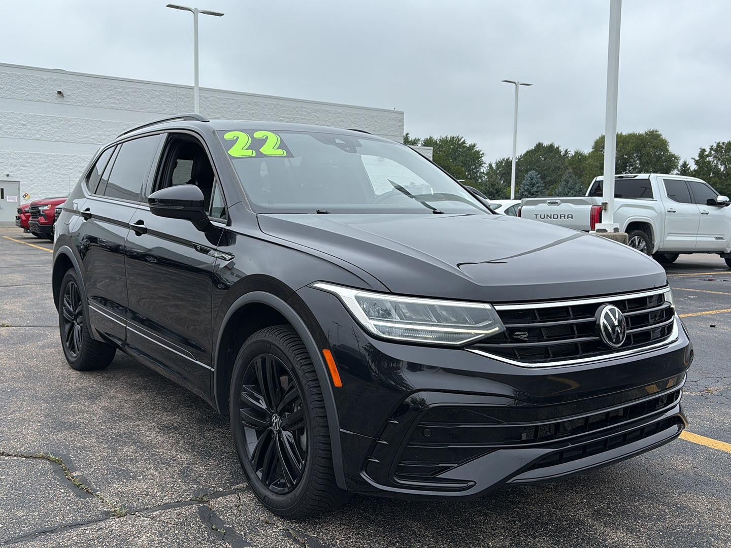 2022 Volkswagen Tiguan SE R-Line Black