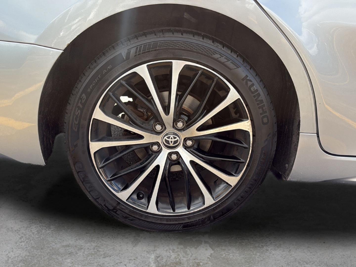 2020 Toyota Camry SE