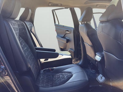 2025 Toyota Highlander Hybrid XLE Nightshade