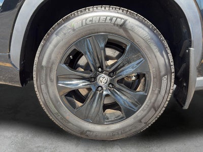 2025 Toyota Highlander Hybrid XLE Nightshade