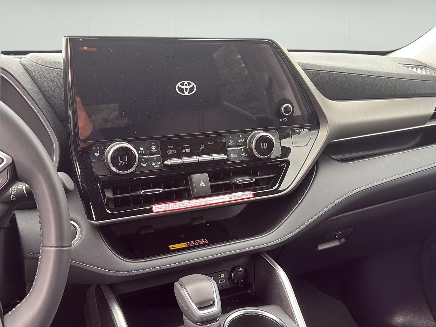 2025 Toyota Highlander XLE