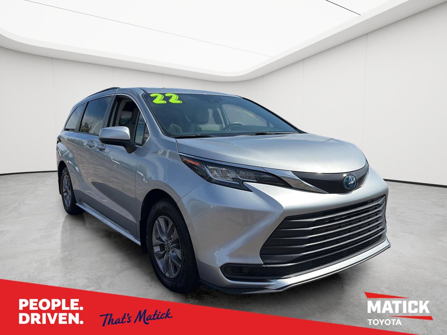 2022 Toyota Sienna LE
