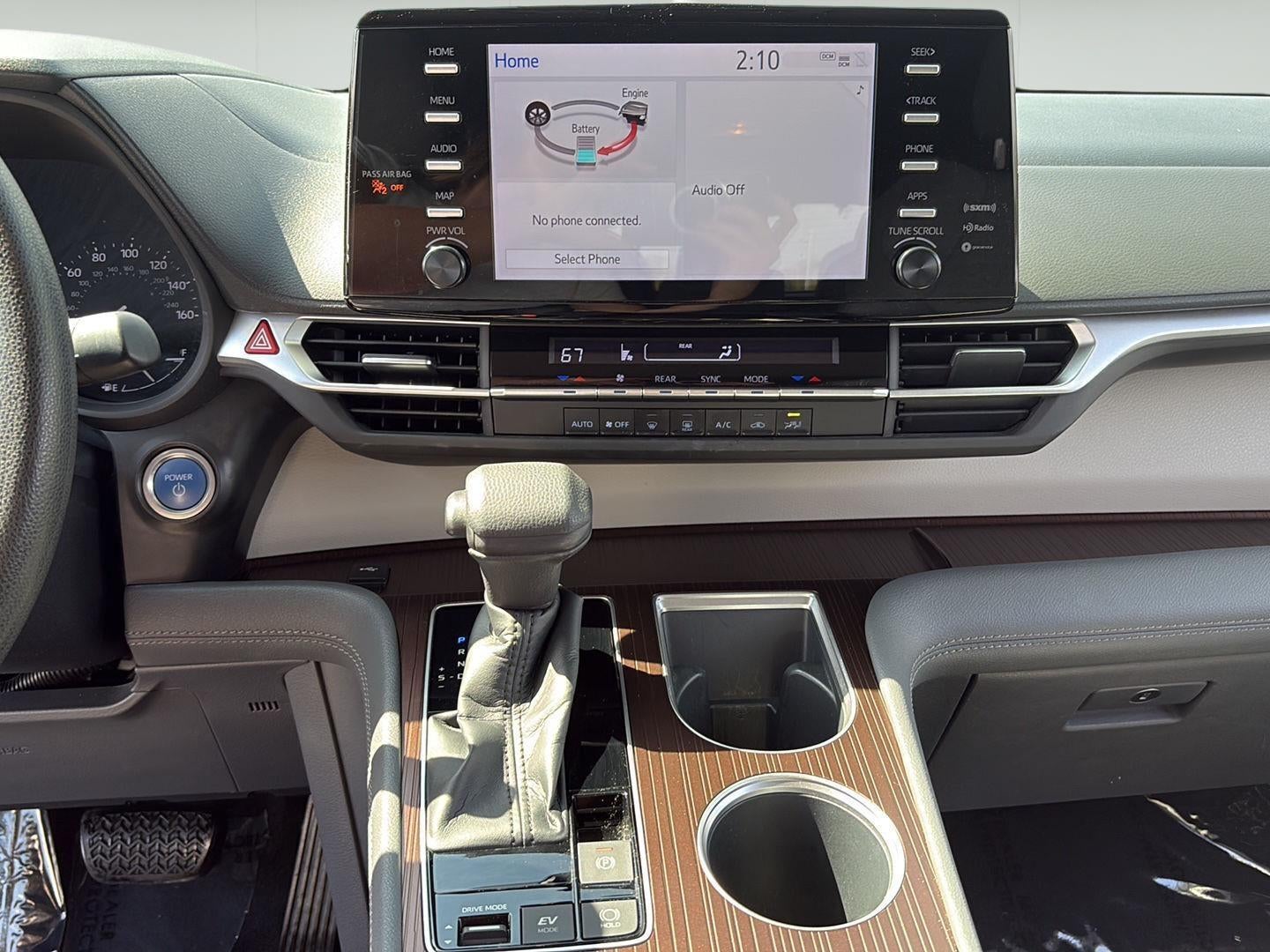 2022 Toyota Sienna LE