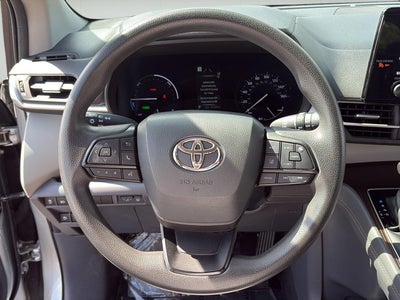 2022 Toyota Sienna LE