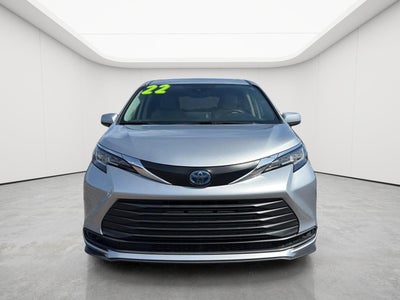 2022 Toyota Sienna LE