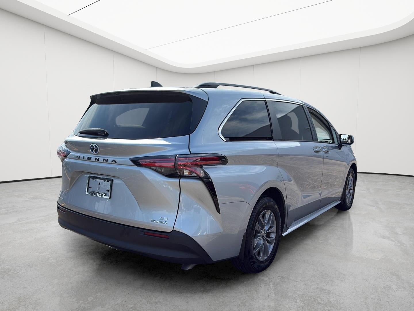 2022 Toyota Sienna LE