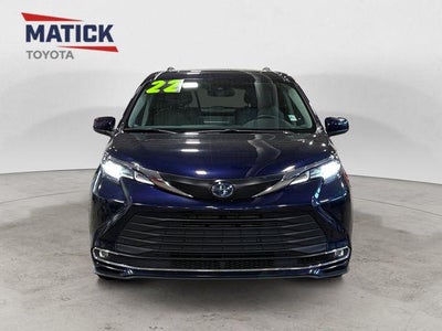 2022 Toyota Sienna XLE 7 Passenger