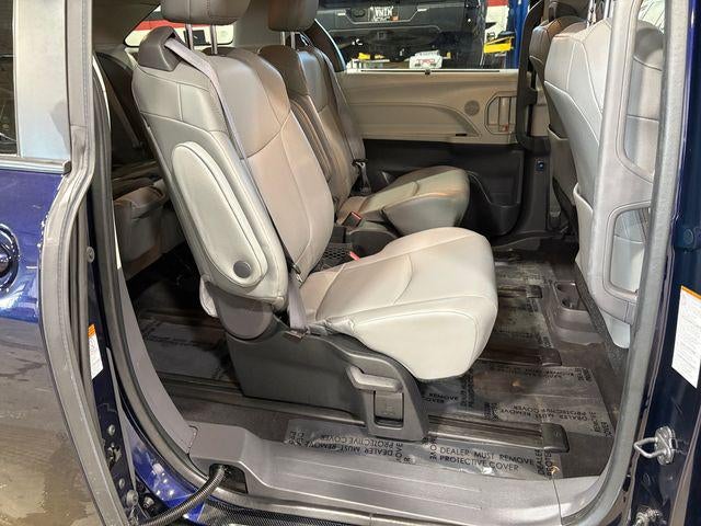 2022 Toyota Sienna XLE 7 Passenger
