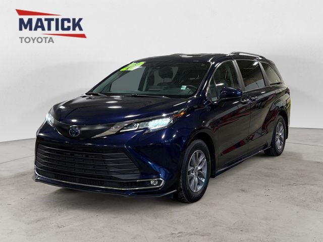 2022 Toyota Sienna XLE 7 Passenger