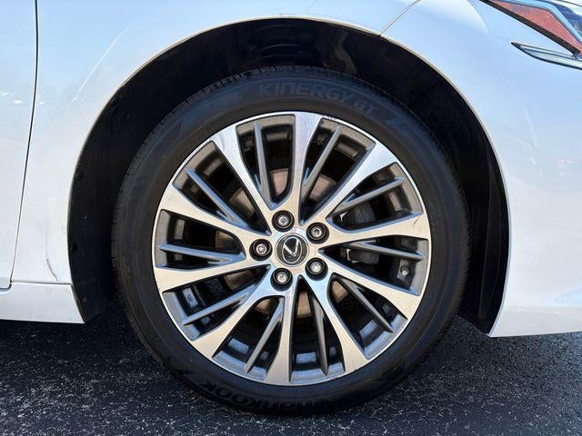 2019 Lexus ES 300h